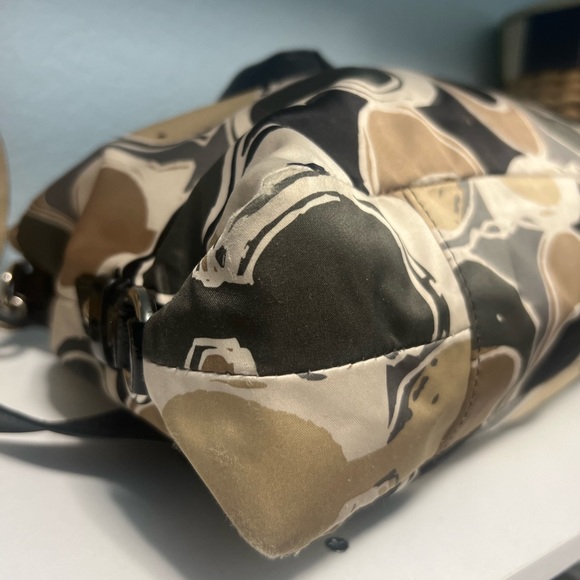 Coach - Picture 9 of 10